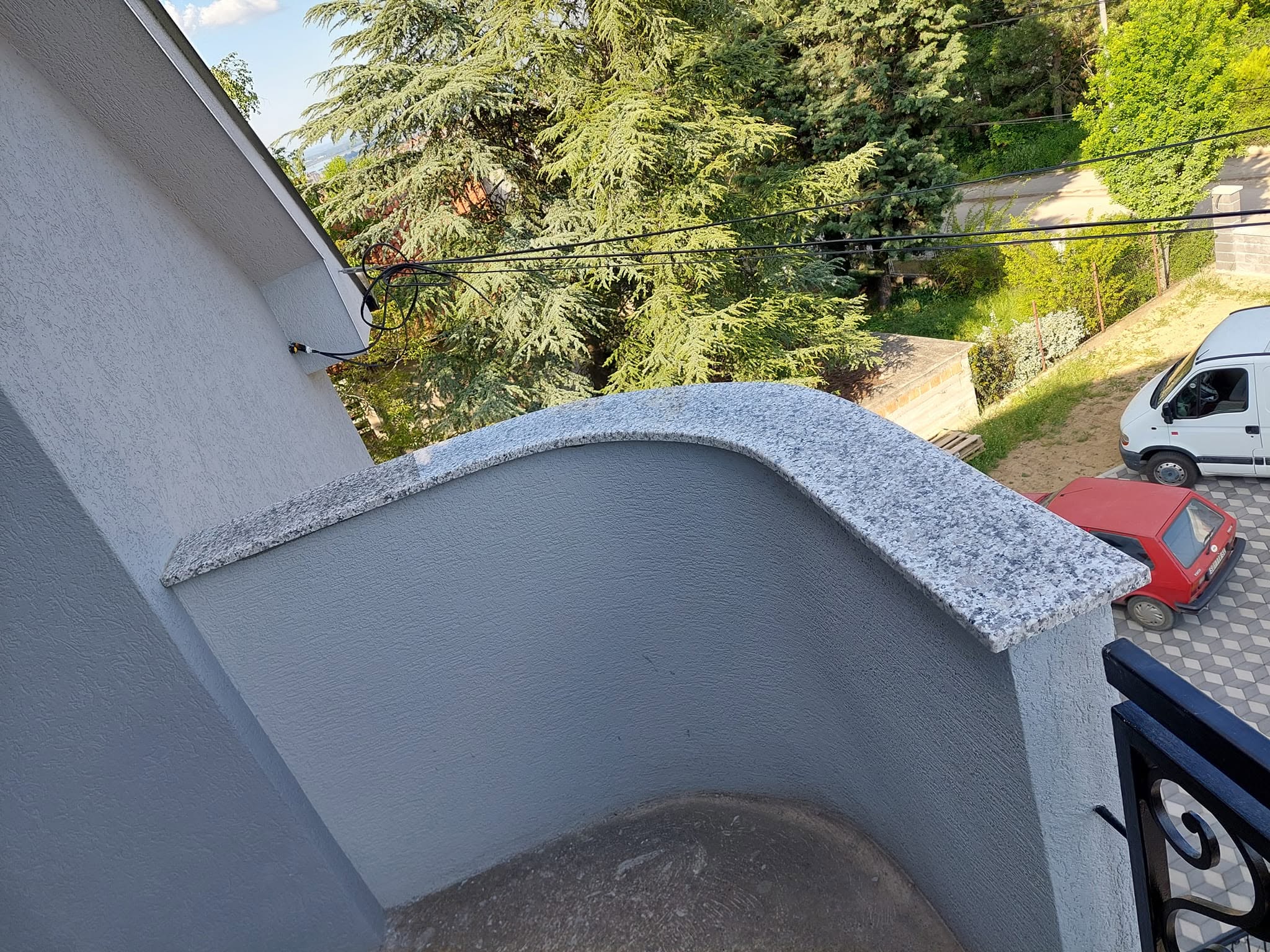 Terasa obložena granitnim ivicama